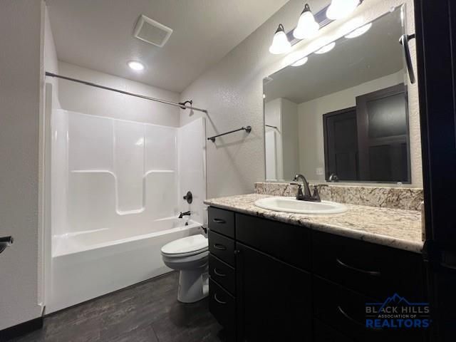 533 BULL RUN DR, Box Elder, SD 57719