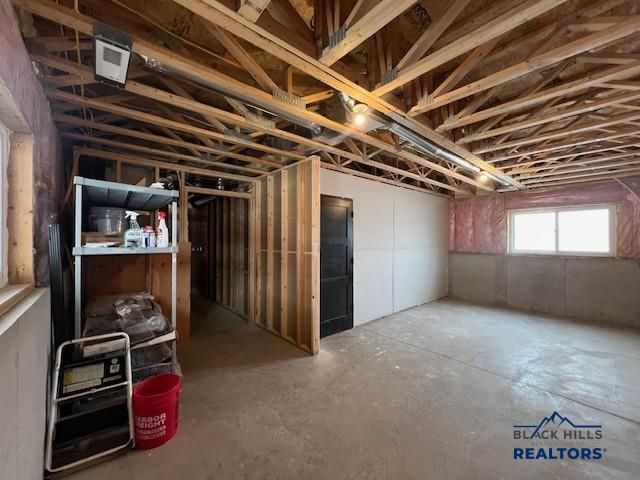 533 BULL RUN DR, Box Elder, SD 57719