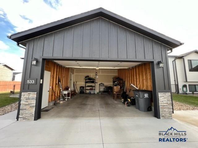 533 BULL RUN DR, Box Elder, SD 57719
