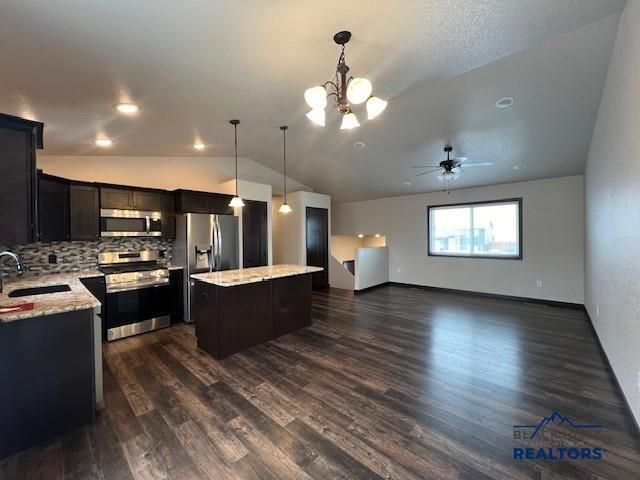 533 BULL RUN DR, Box Elder, SD 57719