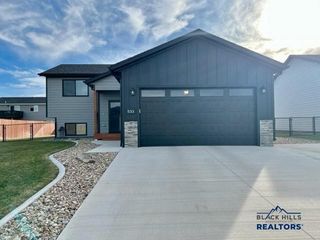 533 BULL RUN DR, Box Elder, SD 57719