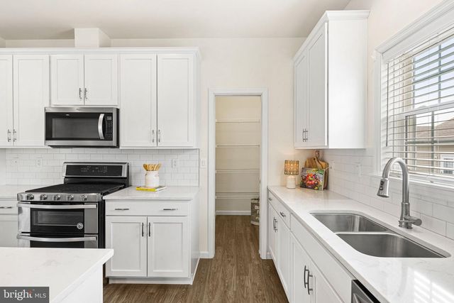420 DANDELION DR, Blue Bell, PA 19422