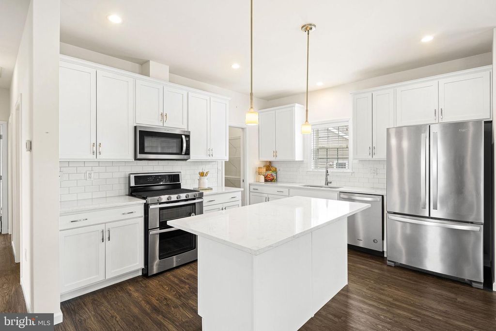 420 DANDELION DR, Blue Bell, PA 19422