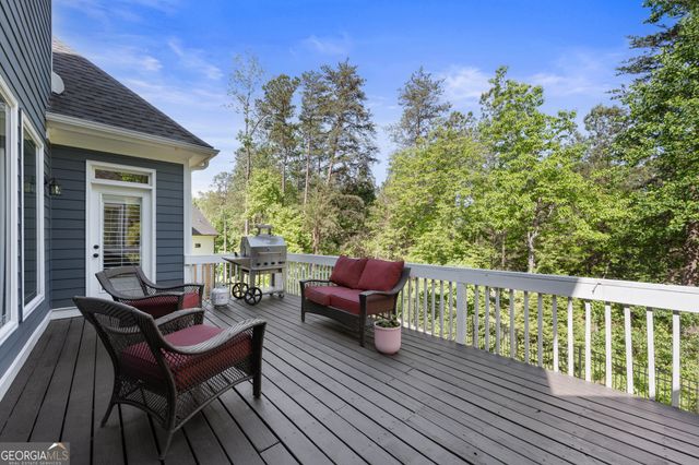 4452 Sandhurst Place, Flowery Branch, GA 30542