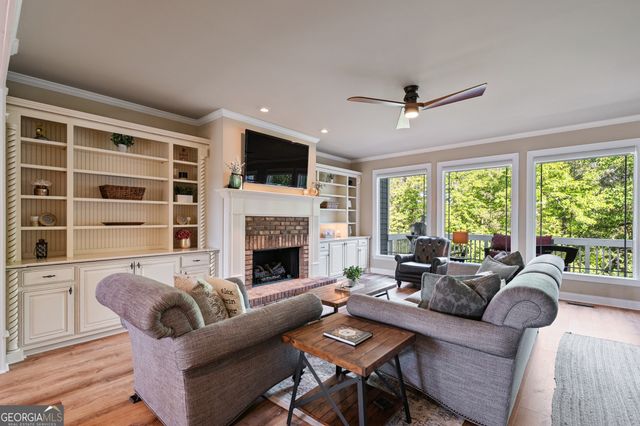 4452 Sandhurst Place, Flowery Branch, GA 30542
