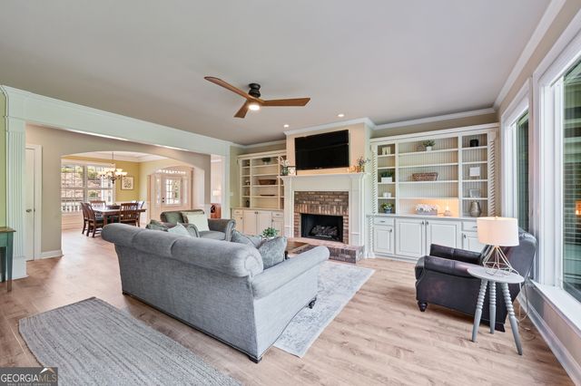4452 Sandhurst Place, Flowery Branch, GA 30542