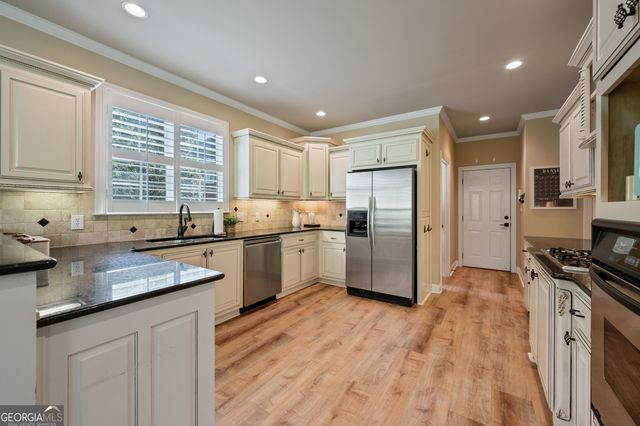 4452 Sandhurst Place, Flowery Branch, GA 30542