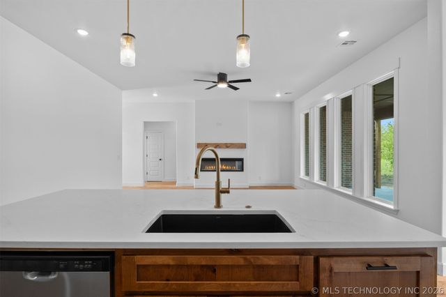 11960 N 193rd East Avenue, Collinsville, OK 74021