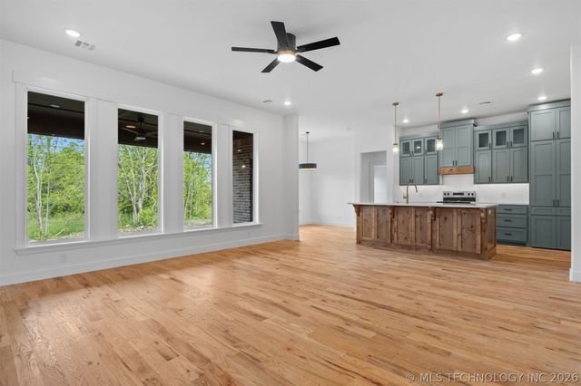 11960 N 193rd East Avenue, Collinsville, OK 74021