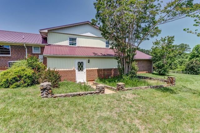 389 Delta Drive, Hurt, VA 24563