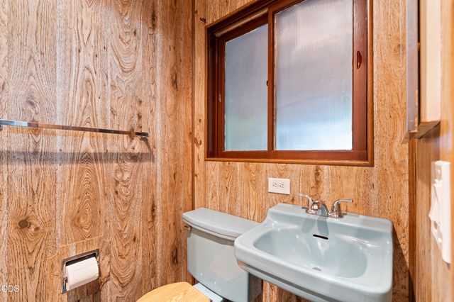 6460 Rogue River Highway, Grants Pass, OR 97527
