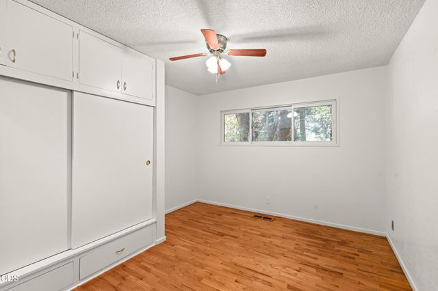 6460 Rogue River Highway, Grants Pass, OR 97527