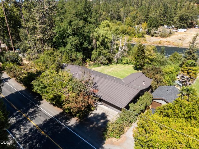 6460 Rogue River Highway, Grants Pass, OR 97527