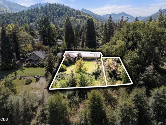 6460 Rogue River Highway, Grants Pass, OR 97527
