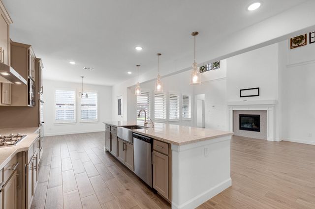 702 Westwood Drive, League City, TX 77573