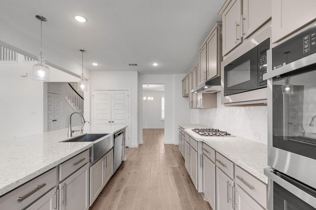 702 Westwood Drive, League City, TX 77573