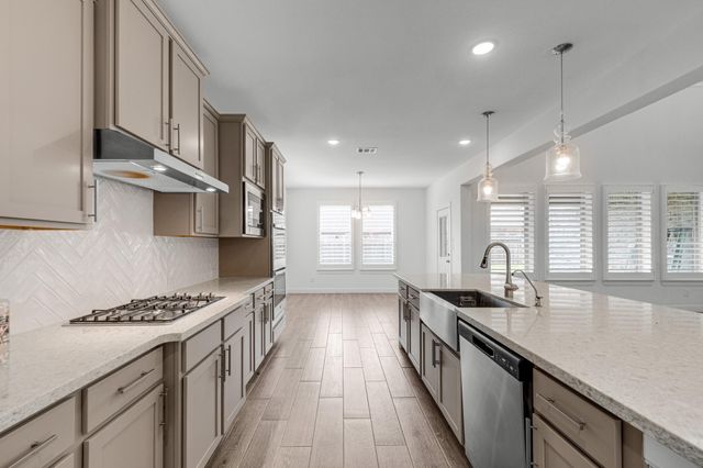 702 Westwood Drive, League City, TX 77573