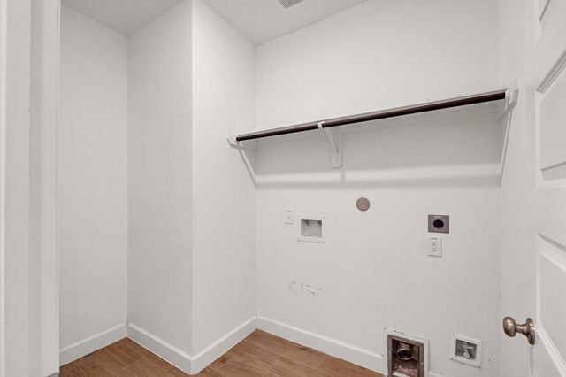 702 Westwood Drive, League City, TX 77573