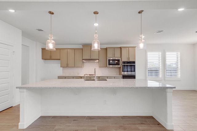 702 Westwood Drive, League City, TX 77573