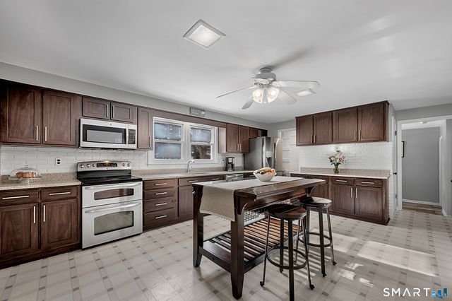 3 Grand Place, Newtown, CT 06470