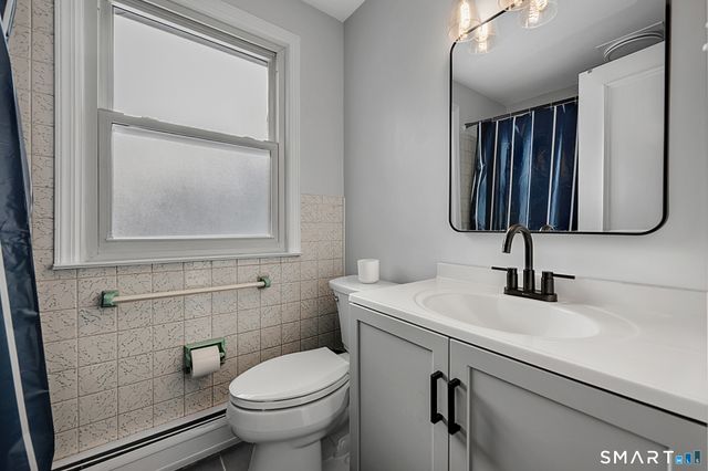 3 Grand Place, Newtown, CT 06470