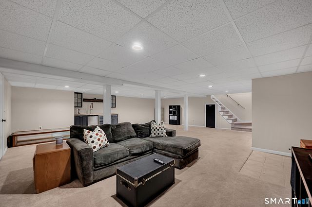 3 Grand Place, Newtown, CT 06470