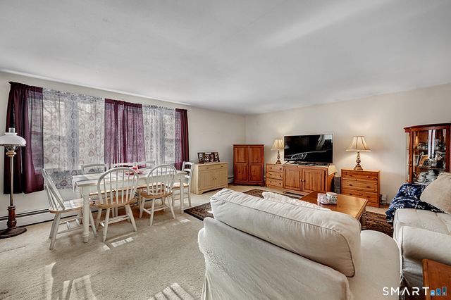 3 Grand Place, Newtown, CT 06470