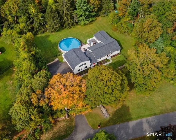 3 Grand Place, Newtown, CT 06470