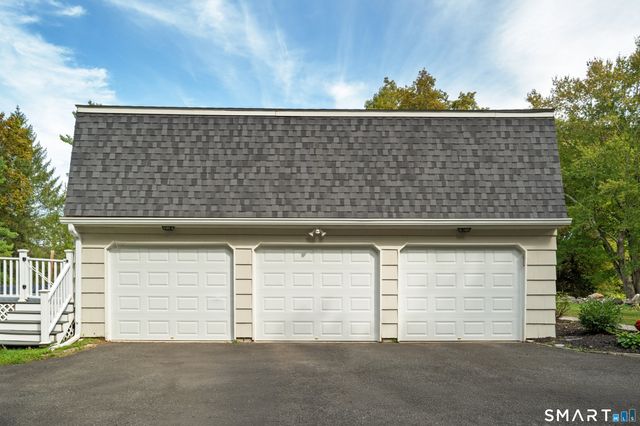 3 Grand Place, Newtown, CT 06470