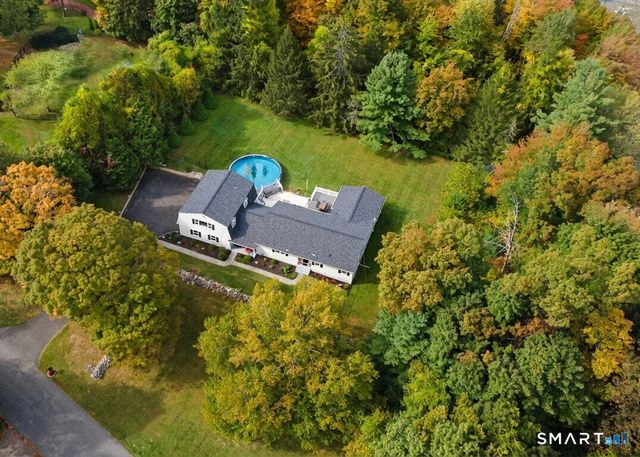 3 Grand Place, Newtown, CT 06470