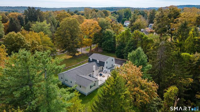 3 Grand Place, Newtown, CT 06470