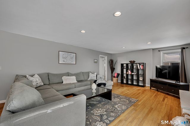 3 Grand Place, Newtown, CT 06470