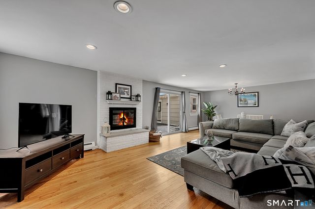 3 Grand Place, Newtown, CT 06470