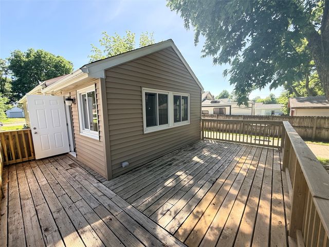 3126 State Avenue, Des Moines, IA 50317