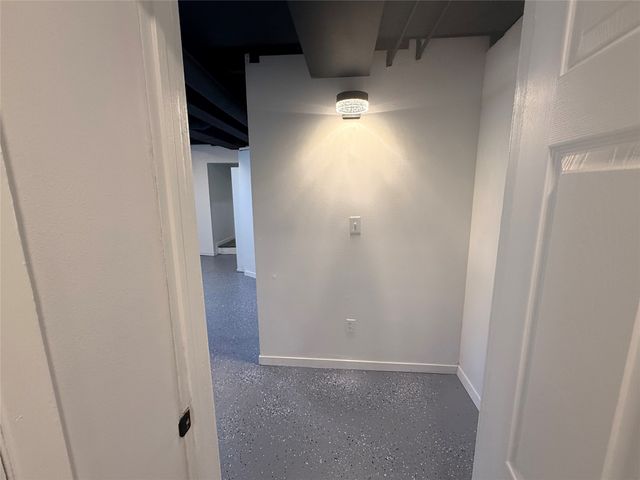 3126 State Avenue, Des Moines, IA 50317