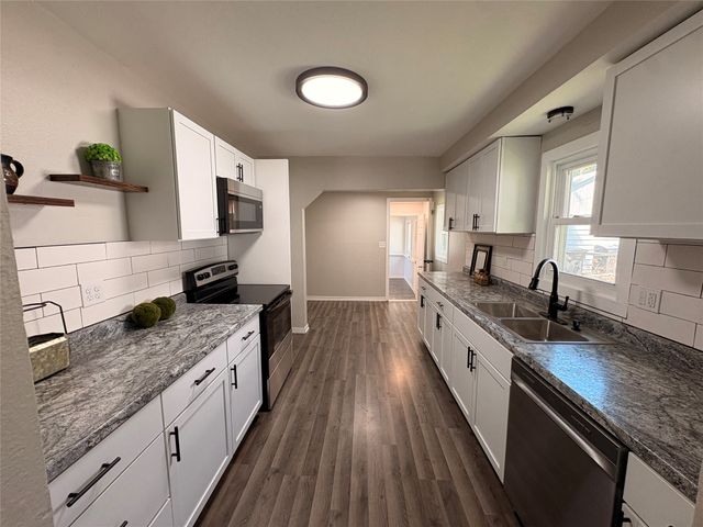 3126 State Avenue, Des Moines, IA 50317