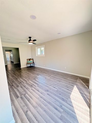 3126 State Avenue, Des Moines, IA 50317