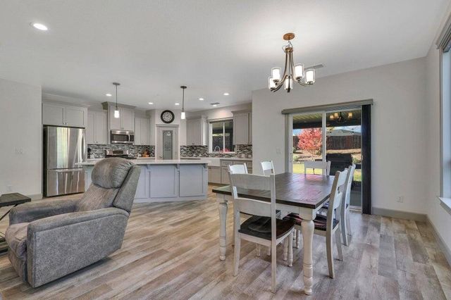 4724 Squirrel Run, Redding, CA 96002