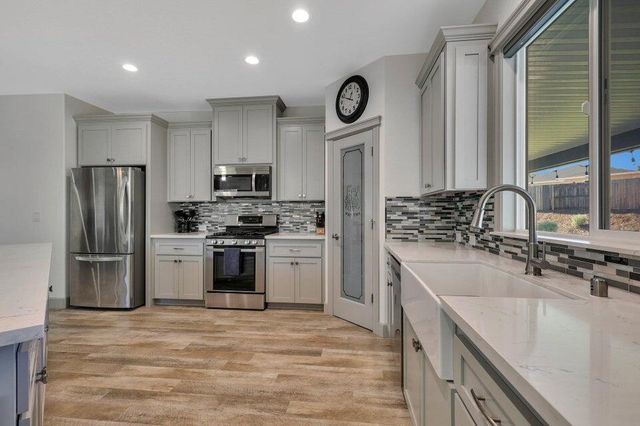 4724 Squirrel Run, Redding, CA 96002