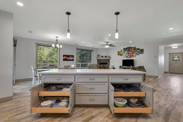 4724 Squirrel Run, Redding, CA 96002