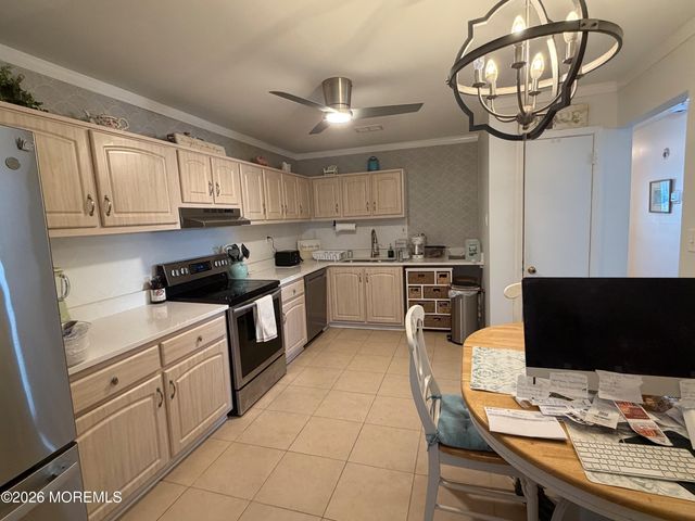 139 Wein Market F, Freehold, NJ 07728