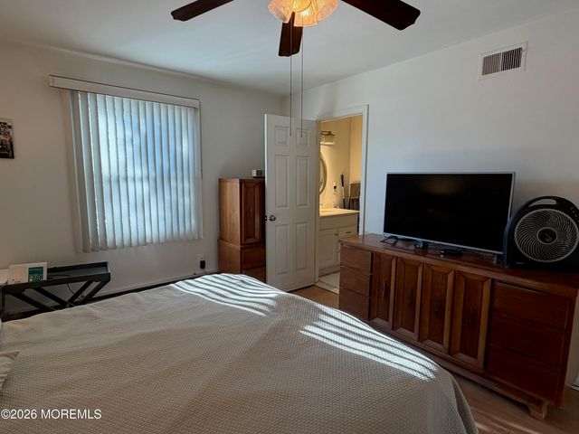 139 Wein Market F, Freehold, NJ 07728