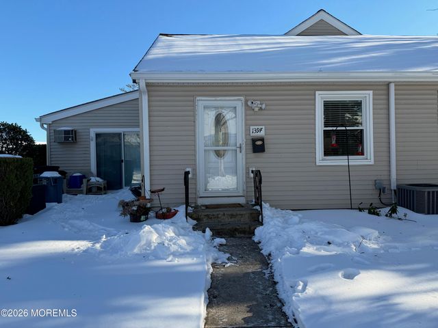 139 Wein Market F, Freehold, NJ 07728