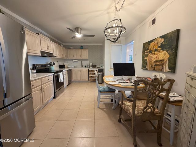 139 Wein Market F, Freehold, NJ 07728