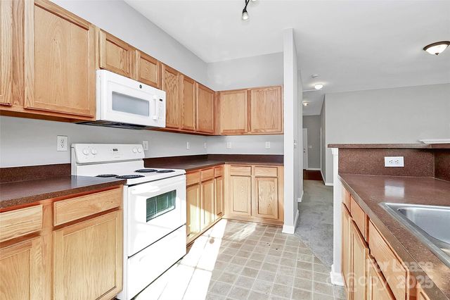 2138 Winthrop Chase Drive, Charlotte, NC 28212