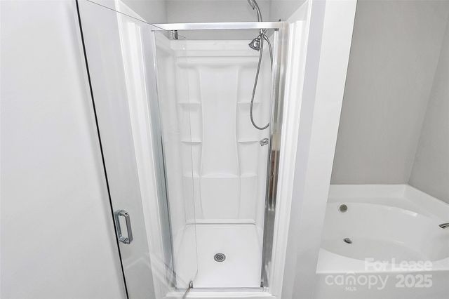 2138 Winthrop Chase Drive, Charlotte, NC 28212