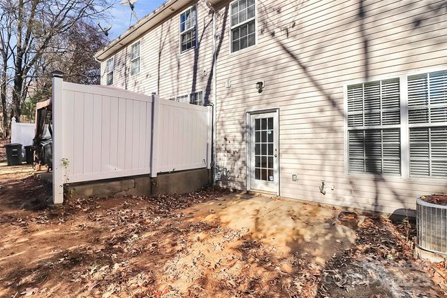 2138 Winthrop Chase Drive, Charlotte, NC 28212