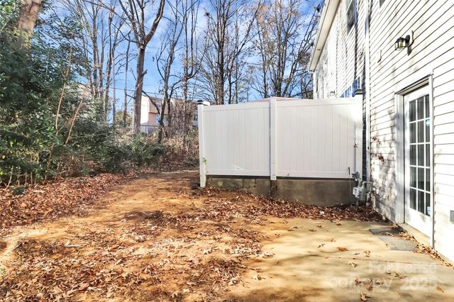 2138 Winthrop Chase Drive, Charlotte, NC 28212