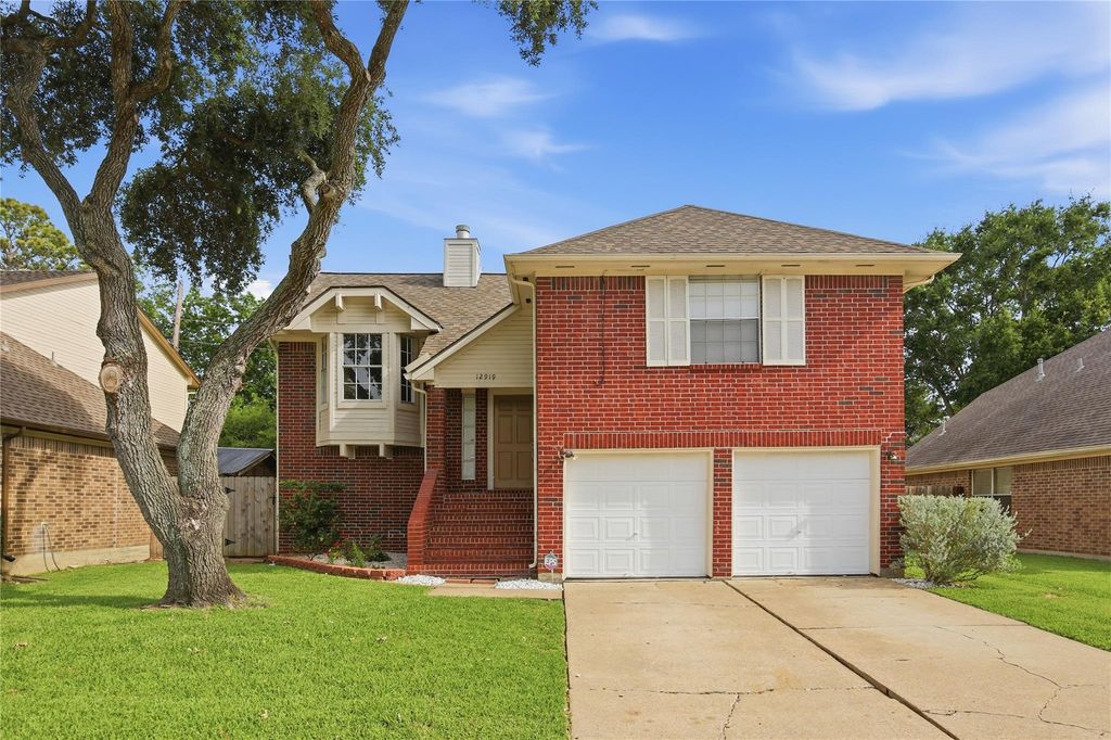 12919 Careywood Drive, Sugar Land, TX 77478