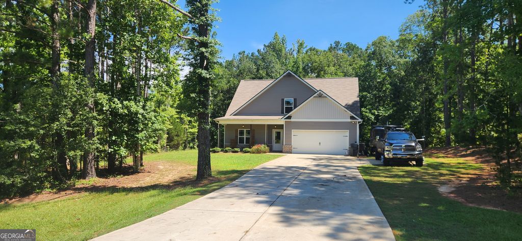 1009 Bush Road, Barnesville, GA 30204